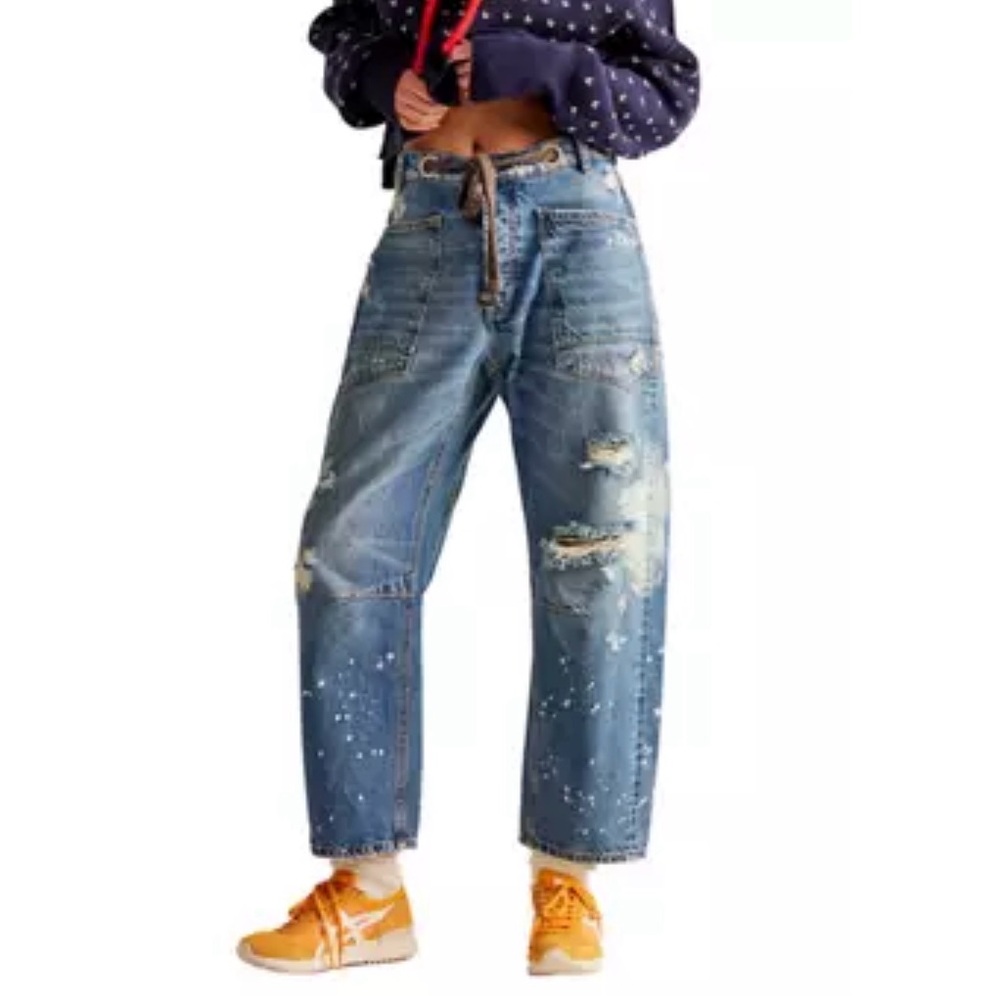 Looking for these barrel jeans in a size 24 or 25 calypso color